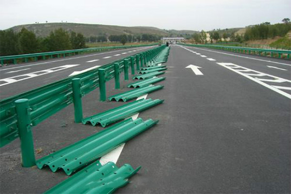南阳波形护栏的维护与管理确保道路安全的关键步骤